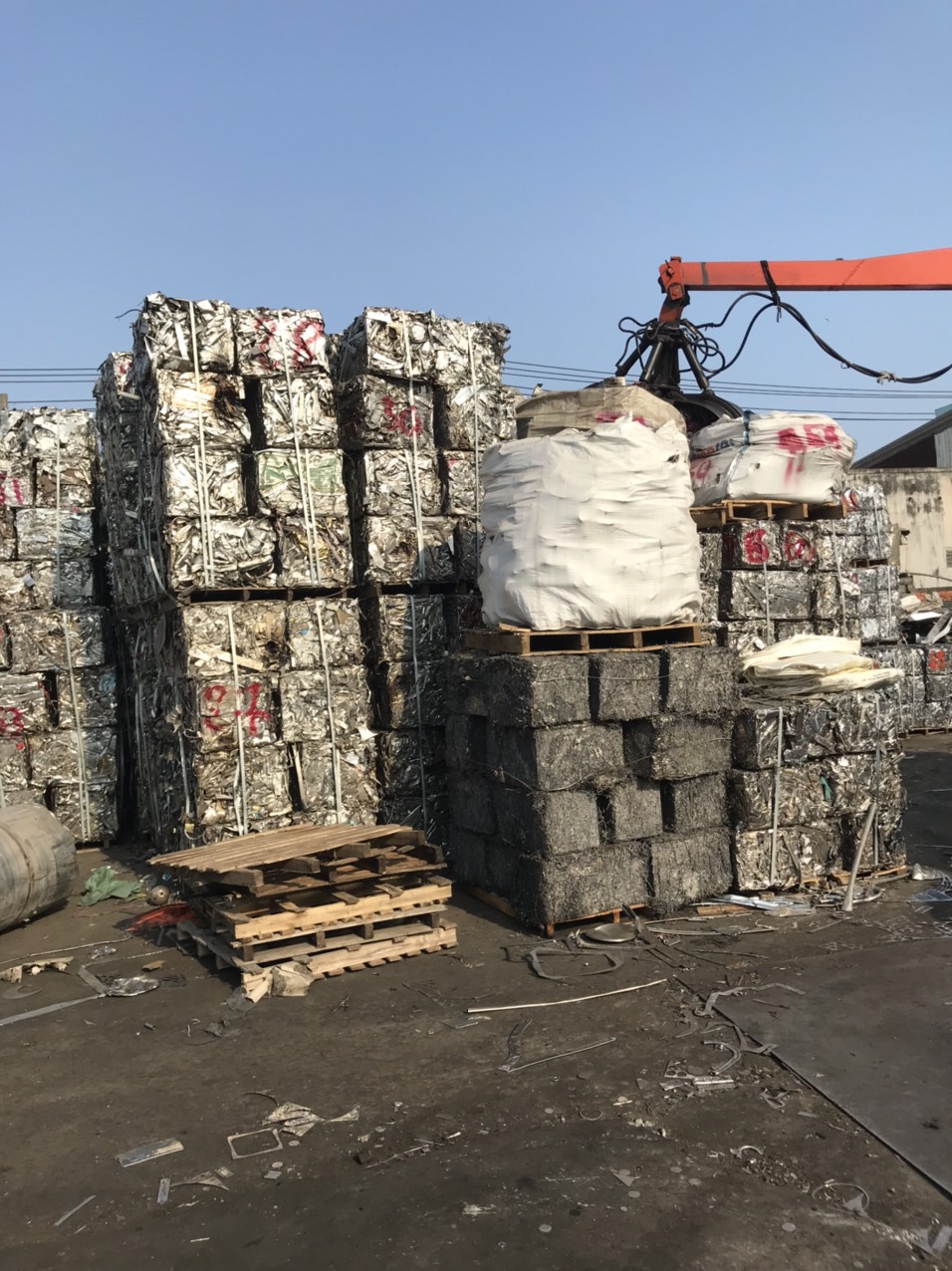 Bảng giá thu mua phế liệu nhôm Bảng giá thu mua phế liệu nhôm