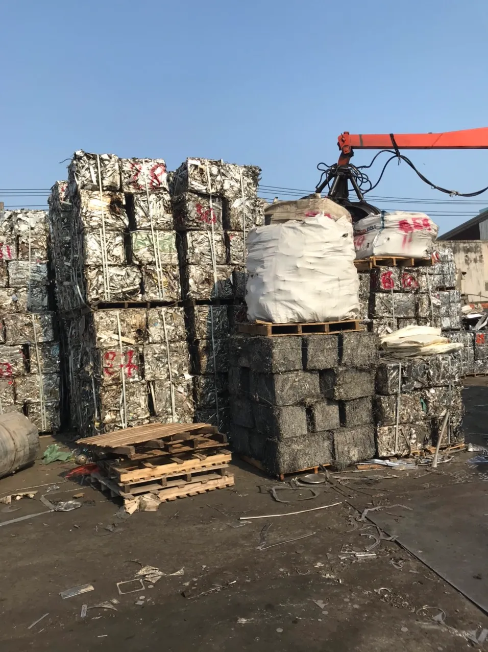 Thu mua phế liệu Quận 5 tận nơi giá cao