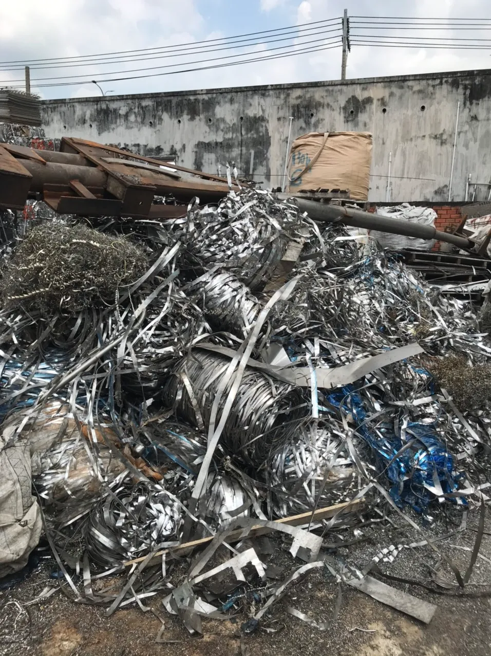 Thu mua phế liệu Quận 2