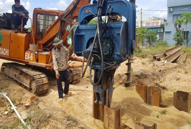 Máy đóng cọc cũ