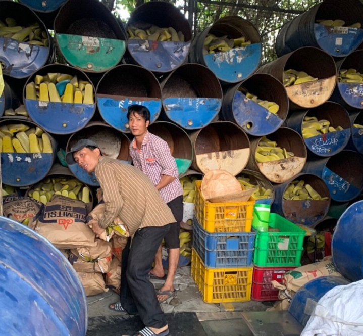 Nhận thu mua phôm giầy giá cao