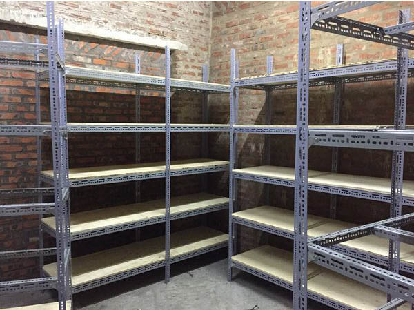 Công ty thu mua kệ sắt V lỗ thanh lý, mua hàng thanh lý kệ sắt trên toàn quốc
