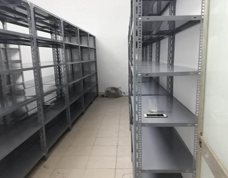 Giá kệ sắt phế liệu – Thu mua phế liệu quận 7