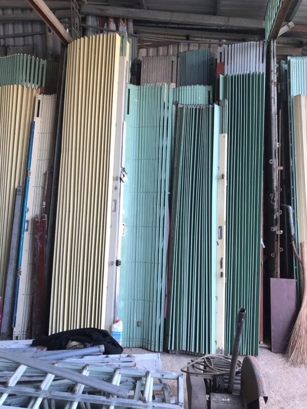 Thu mua cửa cuốn, cửa kéo sắt cũ giá cao