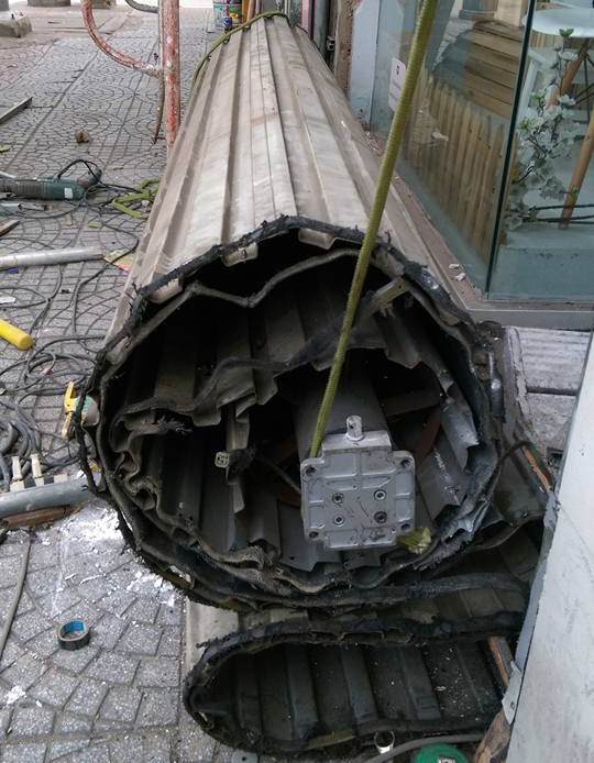 Thu mua cửa cuốn, cửa kéo sắt cũ giá cao