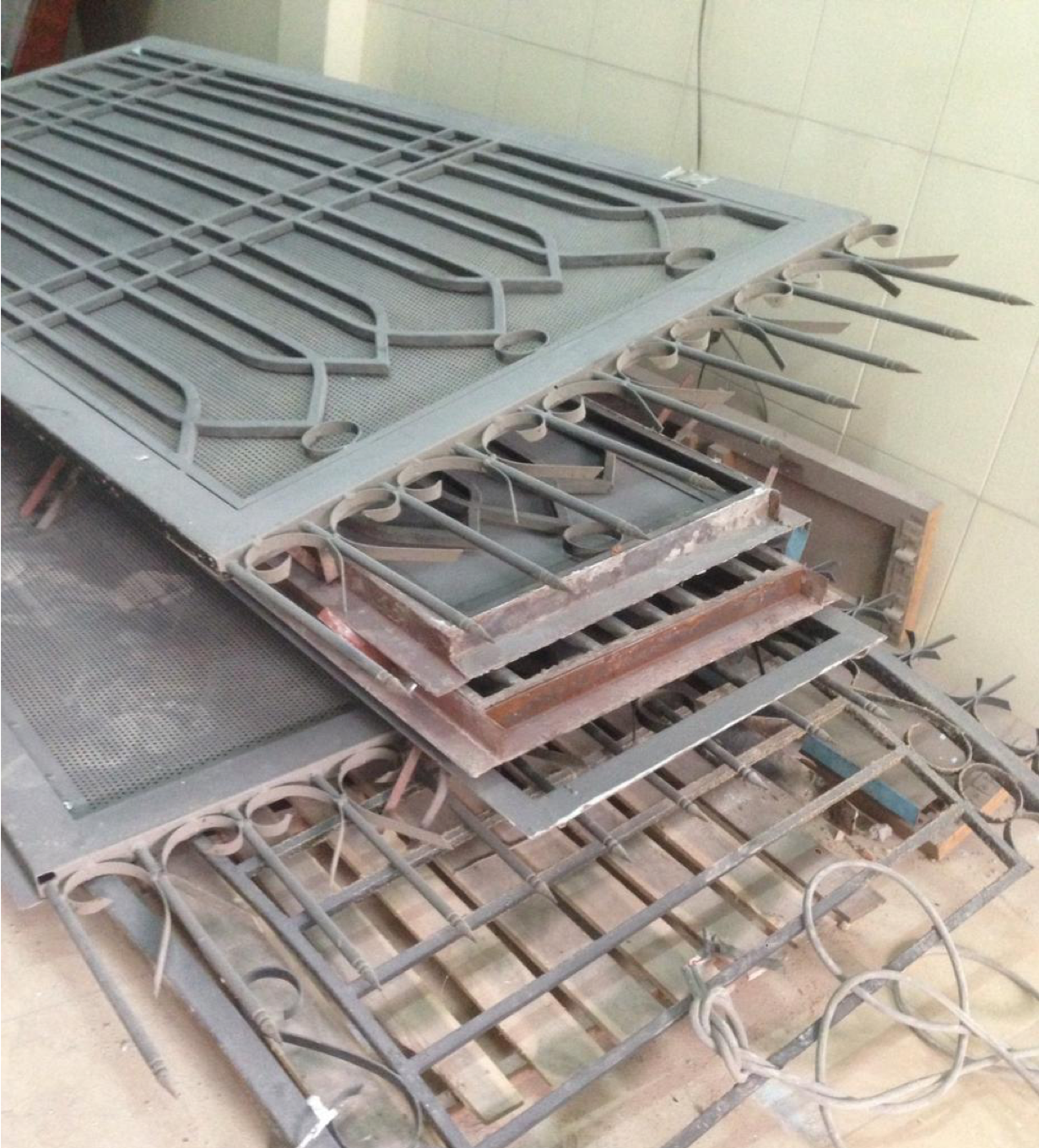 6 lý do nên tái sử dụng khung sắt hộp cửa sổ cũ để tiết kiệm và sinh lời
