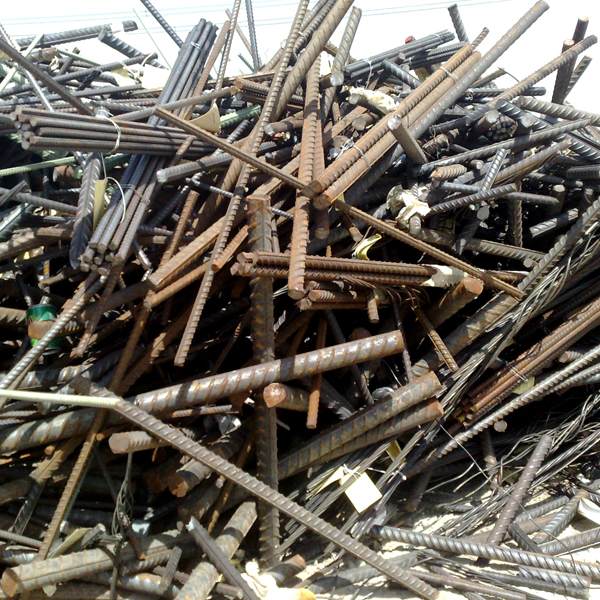 7 mẹo giúp bạn bán sắt trụ bê tông phế liệu được giá cao nhất hiện nay