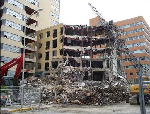 8 Lợi Ích Khi Bán Sắt Công Trình Phá Dỡ Đúng Nơi Uy Tín