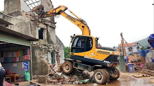 8 Lợi Ích Khi Bán Sắt Công Trình Phá Dỡ Đúng Nơi Uy Tín